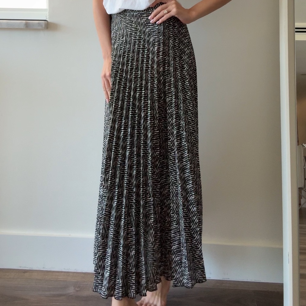 Long skirt. Zara. XS